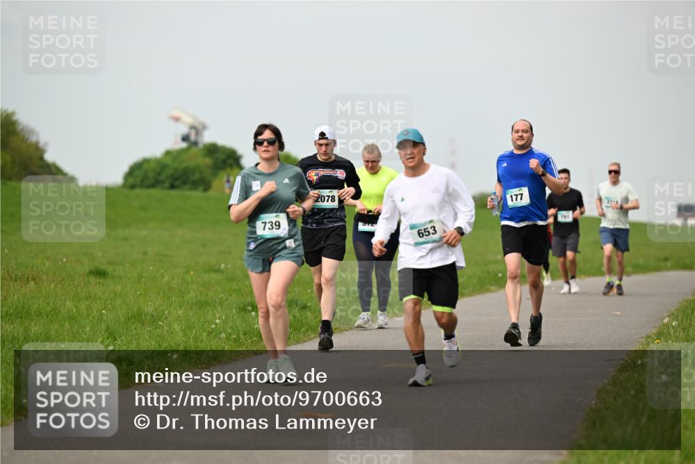 10.05.2026 - 8. Wedeler Halbmarathon Dr. Thomas Lammeyer http://msf.ph/oto/9700663 10.05.2026 11:40:14 Laufen 739, 2078, 653, 177 meine-sportfotos.de