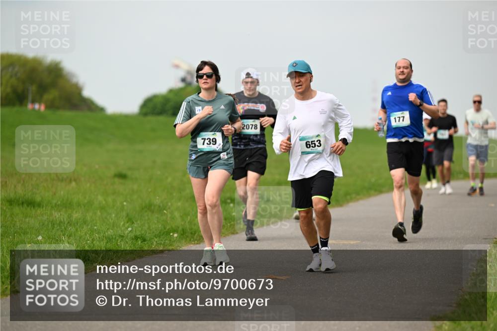 10.05.2026 - 8. Wedeler Halbmarathon Dr. Thomas Lammeyer http://msf.ph/oto/9700673 10.05.2026 11:40:14 Laufen 739, 2078, 653, 177 meine-sportfotos.de