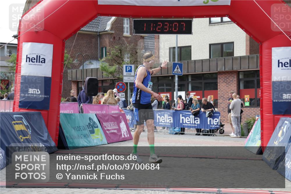 10.05.2026 - 8. Wedeler Halbmarathon Yannick Fuchs http://msf.ph/oto/9700684 10.05.2026 11:23:06 Ziel 2235 meine-sportfotos.de