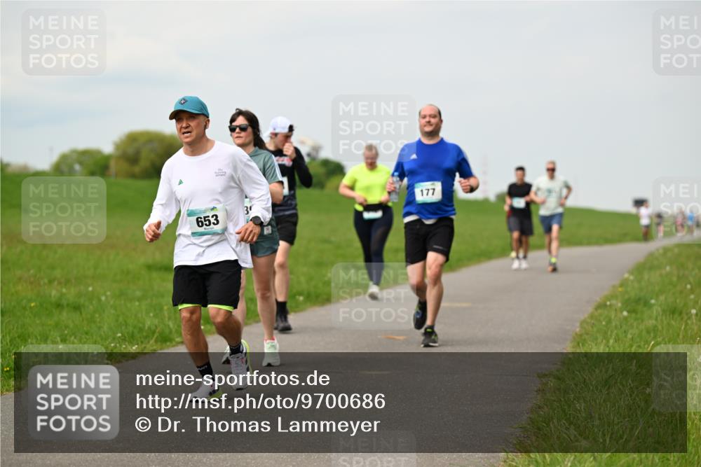 10.05.2026 - 8. Wedeler Halbmarathon Dr. Thomas Lammeyer http://msf.ph/oto/9700686 10.05.2026 11:40:16 Laufen 653, 177 meine-sportfotos.de