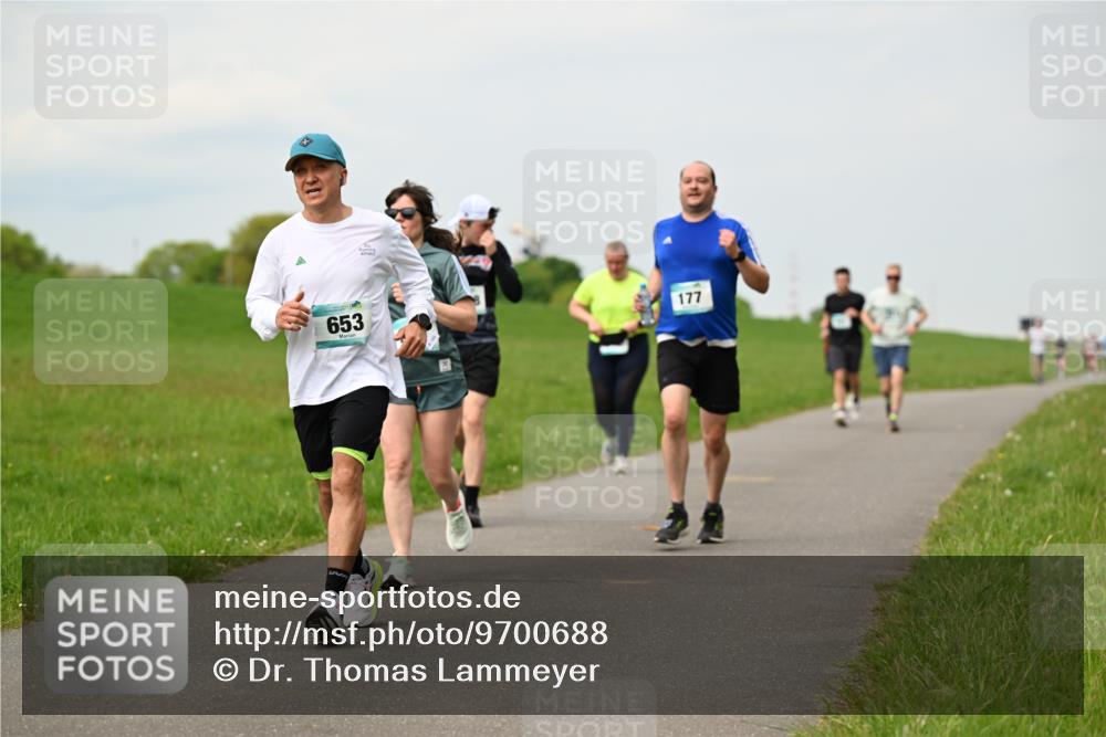 10.05.2026 - 8. Wedeler Halbmarathon Dr. Thomas Lammeyer http://msf.ph/oto/9700688 10.05.2026 11:40:17 Laufen 653, 177 meine-sportfotos.de