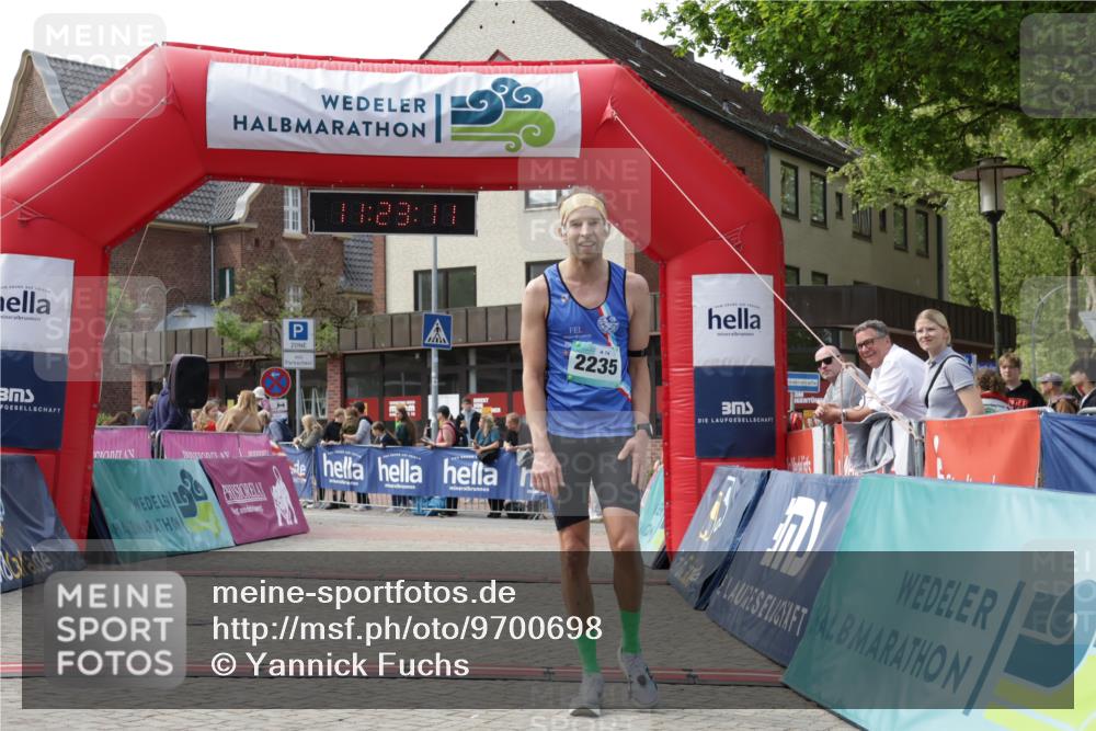 10.05.2026 - 8. Wedeler Halbmarathon Yannick Fuchs http://msf.ph/oto/9700698 10.05.2026 11:23:09 Ziel 2235 meine-sportfotos.de