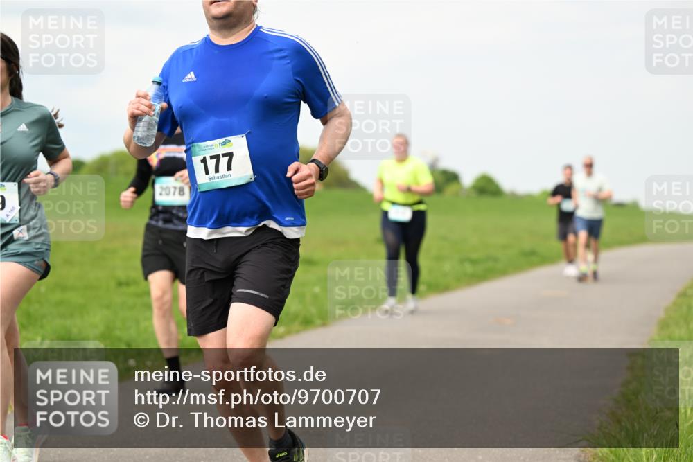 10.05.2026 - 8. Wedeler Halbmarathon Dr. Thomas Lammeyer http://msf.ph/oto/9700707 10.05.2026 11:40:19 Laufen 160, 2078, 177 meine-sportfotos.de
