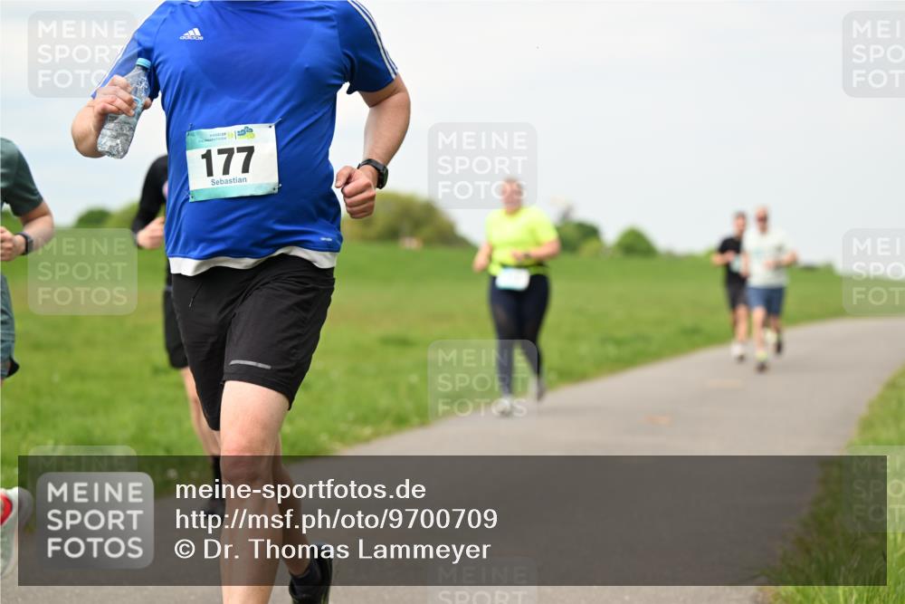 10.05.2026 - 8. Wedeler Halbmarathon Dr. Thomas Lammeyer http://msf.ph/oto/9700709 10.05.2026 11:40:19 Laufen 177 meine-sportfotos.de