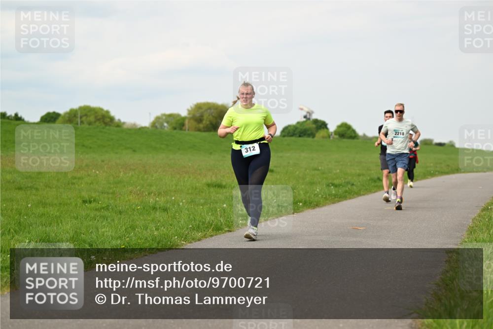 10.05.2026 - 8. Wedeler Halbmarathon Dr. Thomas Lammeyer http://msf.ph/oto/9700721 10.05.2026 11:40:20 Laufen 312, 2218 meine-sportfotos.de