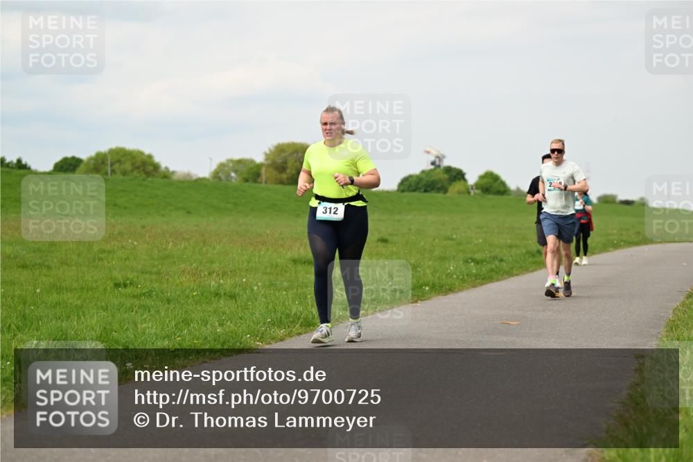 10.05.2026 - 8. Wedeler Halbmarathon Dr. Thomas Lammeyer http://msf.ph/oto/9700725 10.05.2026 11:40:20 Laufen 312 meine-sportfotos.de