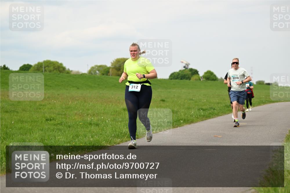 10.05.2026 - 8. Wedeler Halbmarathon Dr. Thomas Lammeyer http://msf.ph/oto/9700727 10.05.2026 11:40:21 Laufen 312, 2218 meine-sportfotos.de