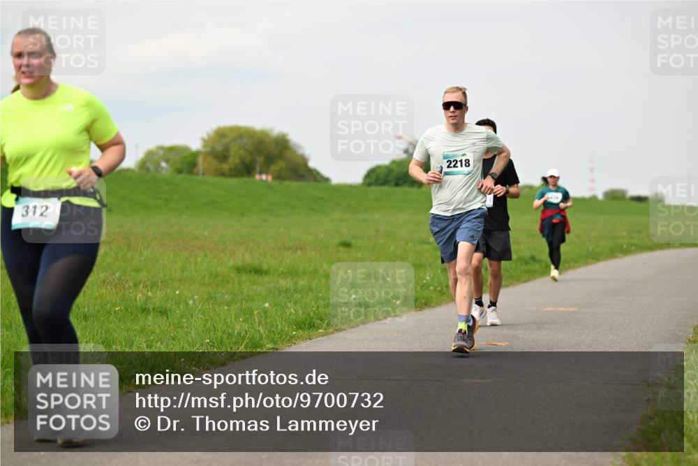10.05.2026 - 8. Wedeler Halbmarathon Dr. Thomas Lammeyer http://msf.ph/oto/9700732 10.05.2026 11:40:22 Laufen 312, 2218 meine-sportfotos.de
