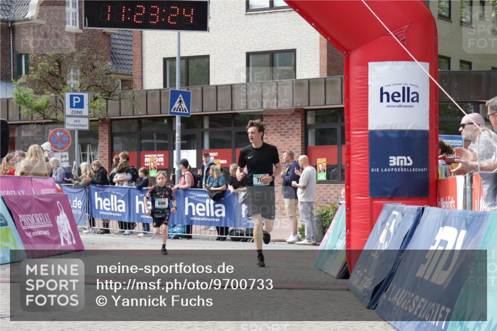 10.05.2026 - 8. Wedeler Halbmarathon Yannick Fuchs http://msf.ph/oto/9700733 10.05.2026 11:23:22 Ziel 786, 896 meine-sportfotos.de