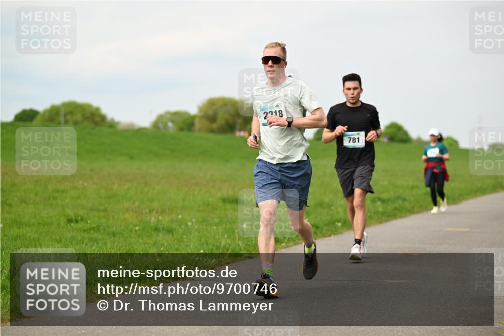 10.05.2026 - 8. Wedeler Halbmarathon Dr. Thomas Lammeyer http://msf.ph/oto/9700746 10.05.2026 11:40:24 Laufen 2218, 781 meine-sportfotos.de