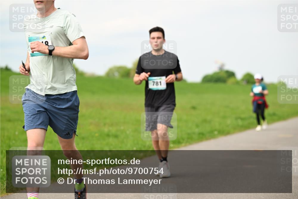 10.05.2026 - 8. Wedeler Halbmarathon Dr. Thomas Lammeyer http://msf.ph/oto/9700754 10.05.2026 11:40:25 Laufen 781 meine-sportfotos.de