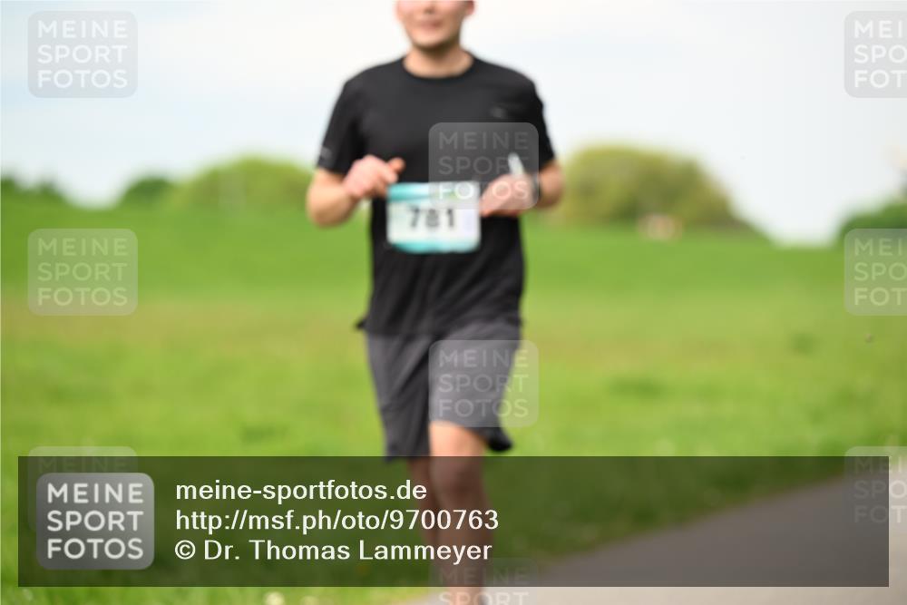 10.05.2026 - 8. Wedeler Halbmarathon Dr. Thomas Lammeyer http://msf.ph/oto/9700763 10.05.2026 11:40:26 Laufen 781 meine-sportfotos.de