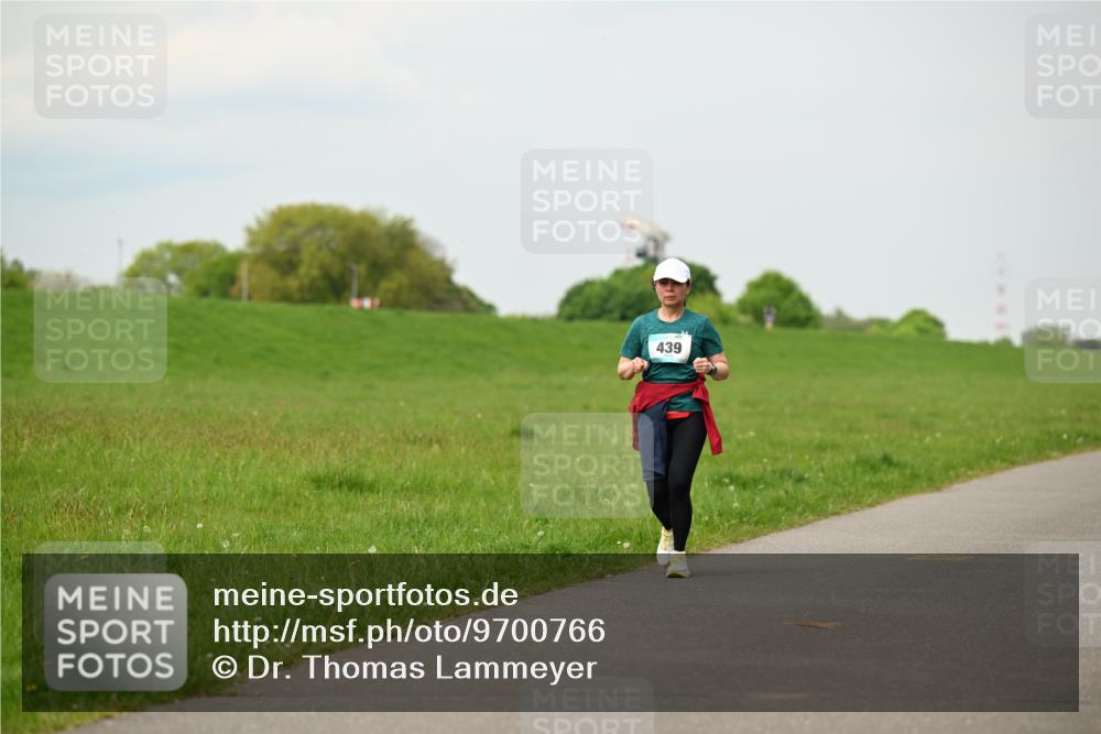 10.05.2026 - 8. Wedeler Halbmarathon Dr. Thomas Lammeyer http://msf.ph/oto/9700766 10.05.2026 11:40:28 Laufen 439 meine-sportfotos.de