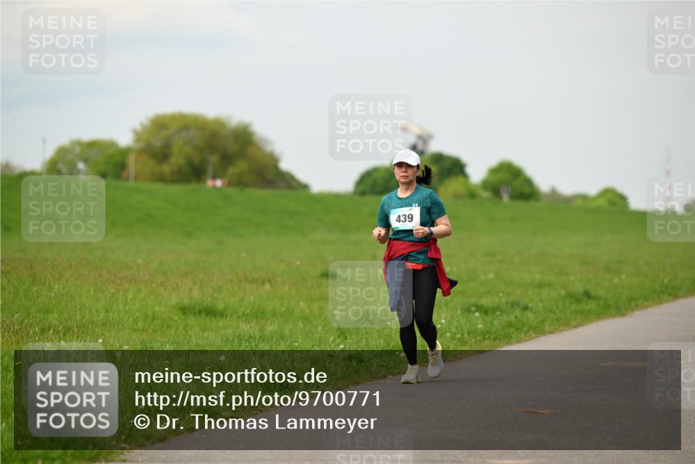 10.05.2026 - 8. Wedeler Halbmarathon Dr. Thomas Lammeyer http://msf.ph/oto/9700771 10.05.2026 11:40:28 Laufen 439 meine-sportfotos.de