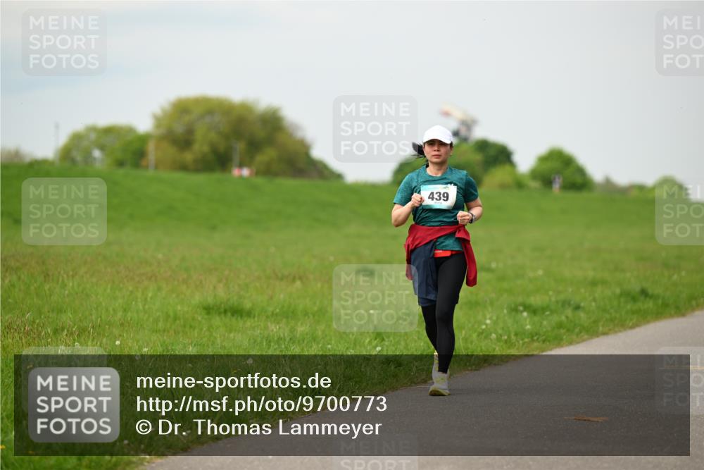 10.05.2026 - 8. Wedeler Halbmarathon Dr. Thomas Lammeyer http://msf.ph/oto/9700773 10.05.2026 11:40:28 Laufen 439 meine-sportfotos.de