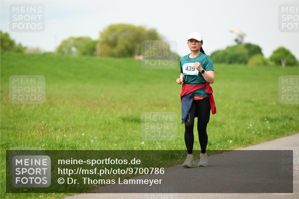 10.05.2026 - 8. Wedeler Halbmarathon Dr. Thomas Lammeyer http://msf.ph/oto/9700786 10.05.2026 11:40:29 Laufen 439 meine-sportfotos.de