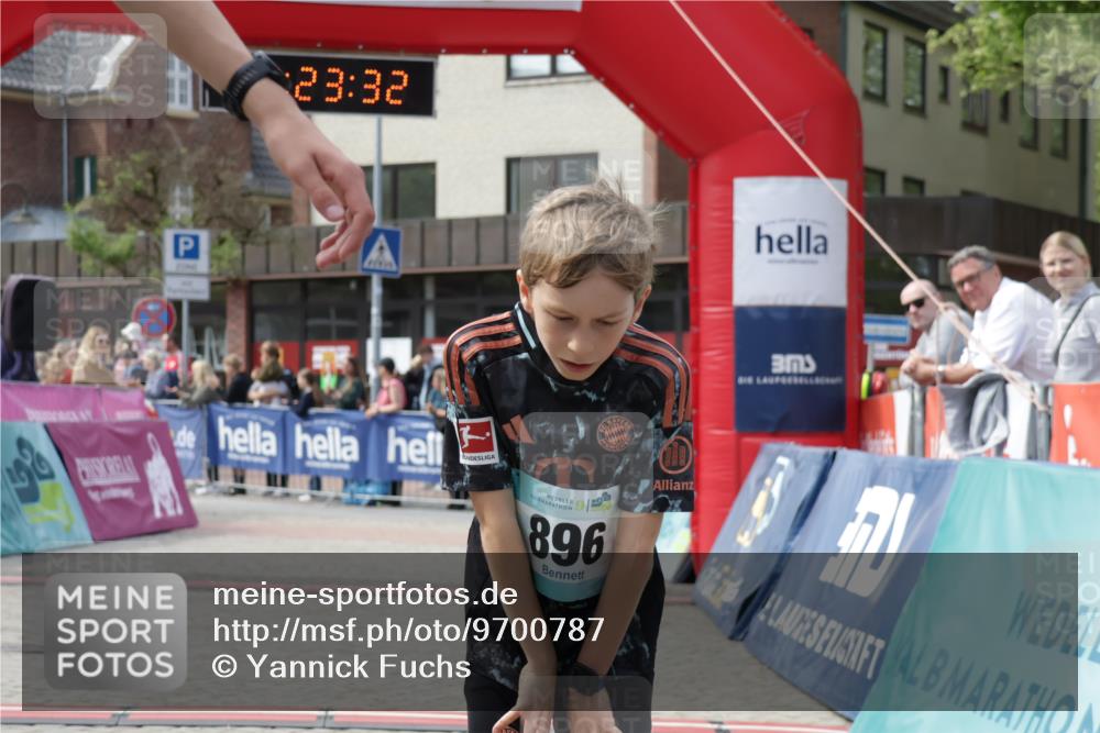 10.05.2026 - 8. Wedeler Halbmarathon Yannick Fuchs http://msf.ph/oto/9700787 10.05.2026 11:23:30 Ziel 786, 896 meine-sportfotos.de