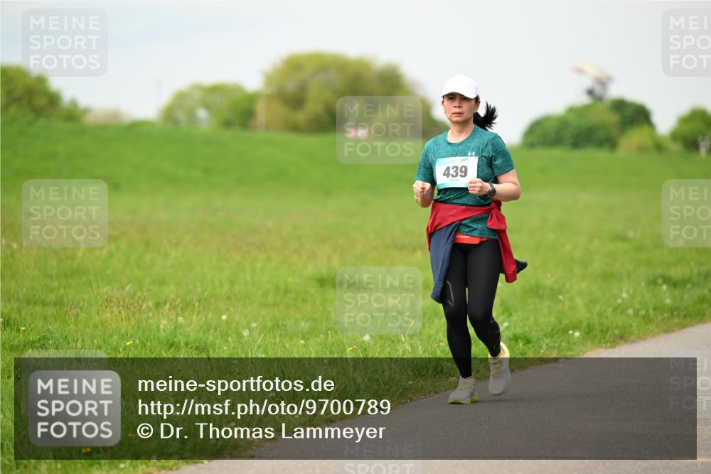 10.05.2026 - 8. Wedeler Halbmarathon Dr. Thomas Lammeyer http://msf.ph/oto/9700789 10.05.2026 11:40:29 Laufen 439 meine-sportfotos.de