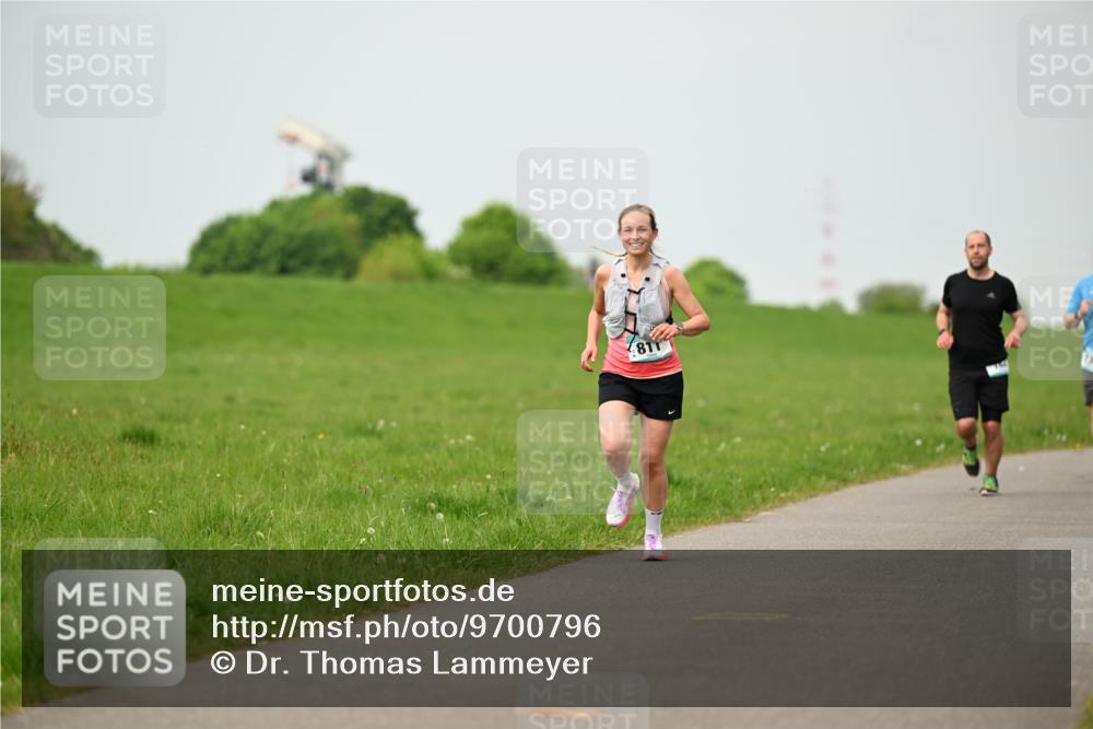 10.05.2026 - 8. Wedeler Halbmarathon Dr. Thomas Lammeyer http://msf.ph/oto/9700796 10.05.2026 11:40:44 Laufen 811 meine-sportfotos.de