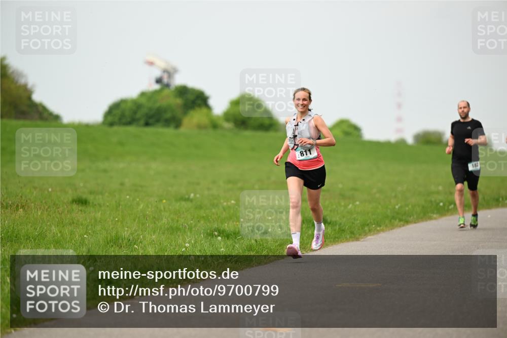 10.05.2026 - 8. Wedeler Halbmarathon Dr. Thomas Lammeyer http://msf.ph/oto/9700799 10.05.2026 11:40:45 Laufen 811, 187 meine-sportfotos.de