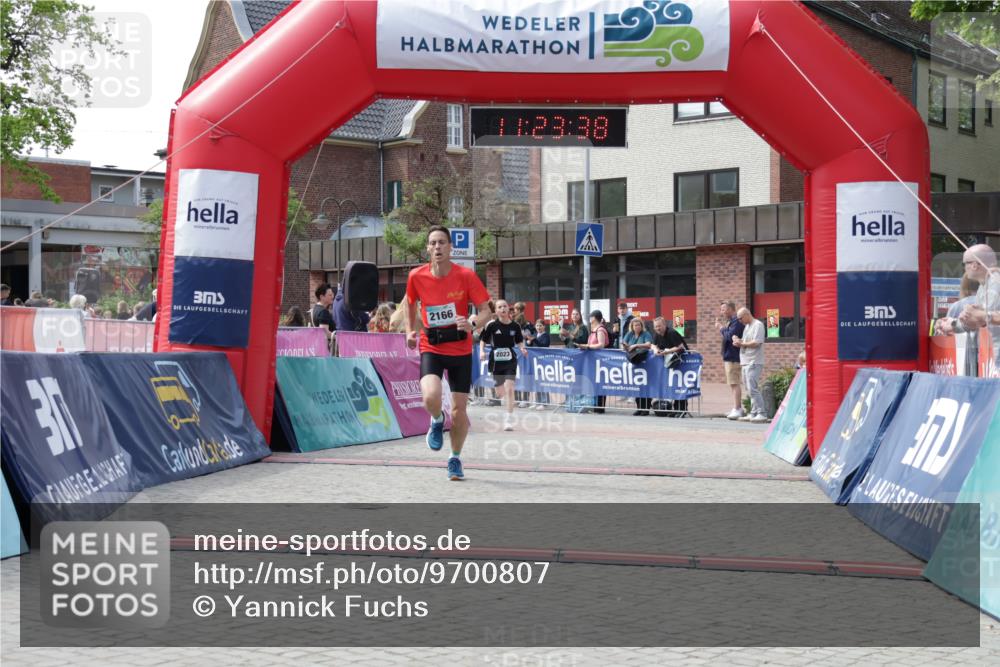 10.05.2026 - 8. Wedeler Halbmarathon Yannick Fuchs http://msf.ph/oto/9700807 10.05.2026 11:23:36 Ziel 2023, 2166 meine-sportfotos.de