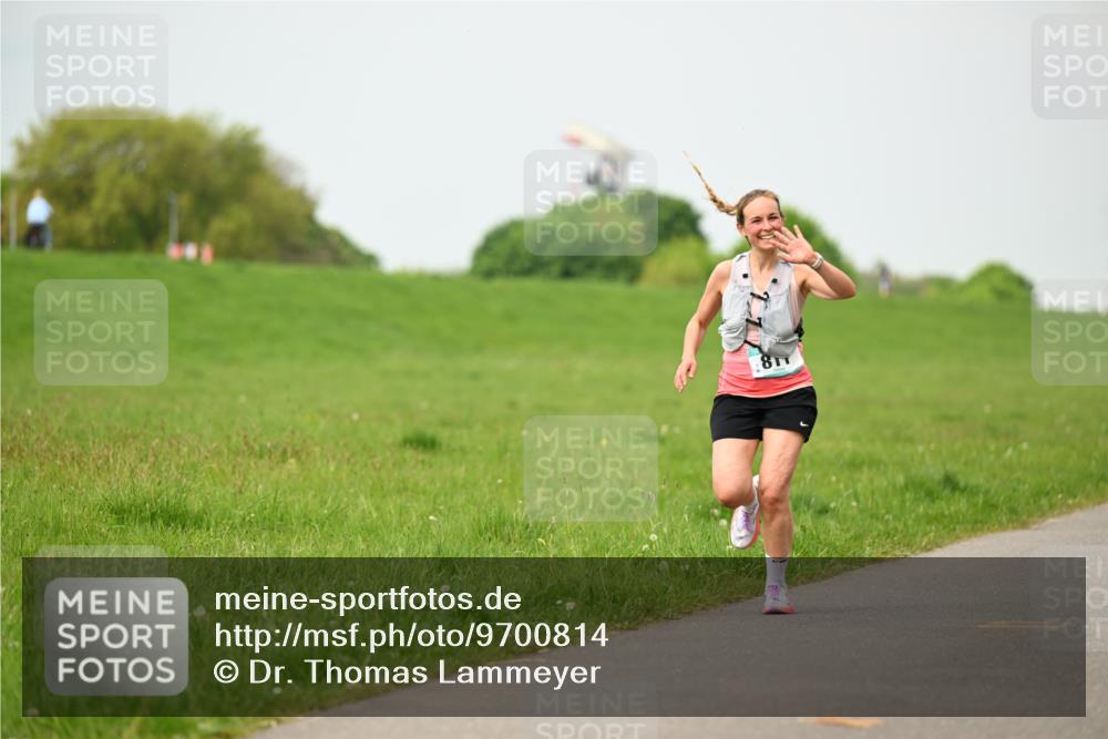10.05.2026 - 8. Wedeler Halbmarathon Dr. Thomas Lammeyer http://msf.ph/oto/9700814 10.05.2026 11:40:46 Laufen  meine-sportfotos.de