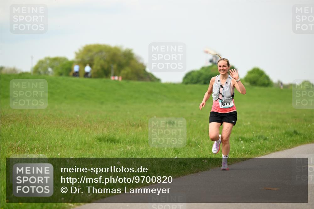10.05.2026 - 8. Wedeler Halbmarathon Dr. Thomas Lammeyer http://msf.ph/oto/9700820 10.05.2026 11:40:46 Laufen  meine-sportfotos.de