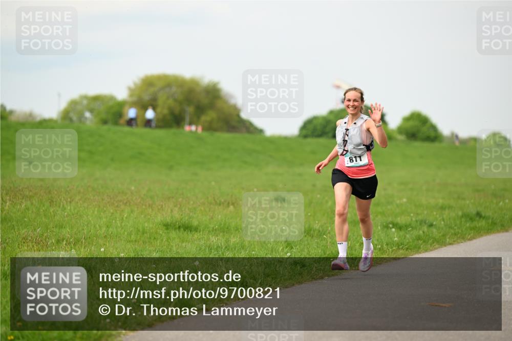 10.05.2026 - 8. Wedeler Halbmarathon Dr. Thomas Lammeyer http://msf.ph/oto/9700821 10.05.2026 11:40:47 Laufen 811 meine-sportfotos.de