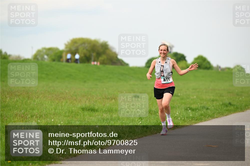 10.05.2026 - 8. Wedeler Halbmarathon Dr. Thomas Lammeyer http://msf.ph/oto/9700825 10.05.2026 11:40:47 Laufen 811 meine-sportfotos.de