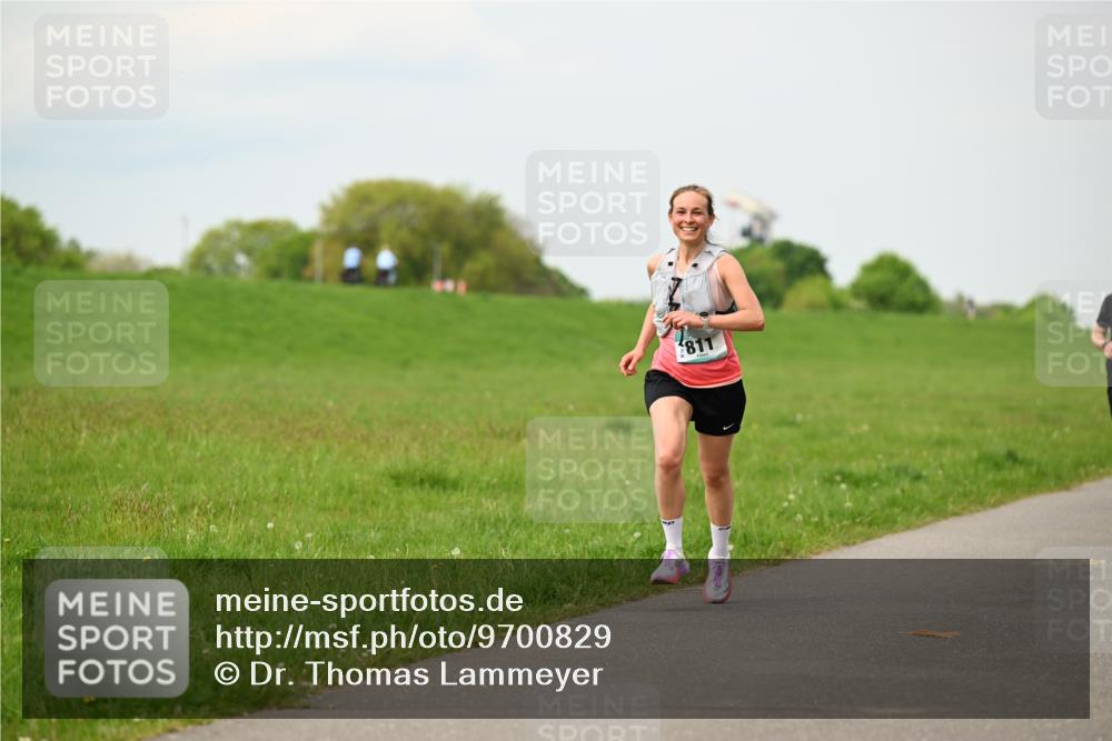 10.05.2026 - 8. Wedeler Halbmarathon Dr. Thomas Lammeyer http://msf.ph/oto/9700829 10.05.2026 11:40:47 Laufen 811 meine-sportfotos.de