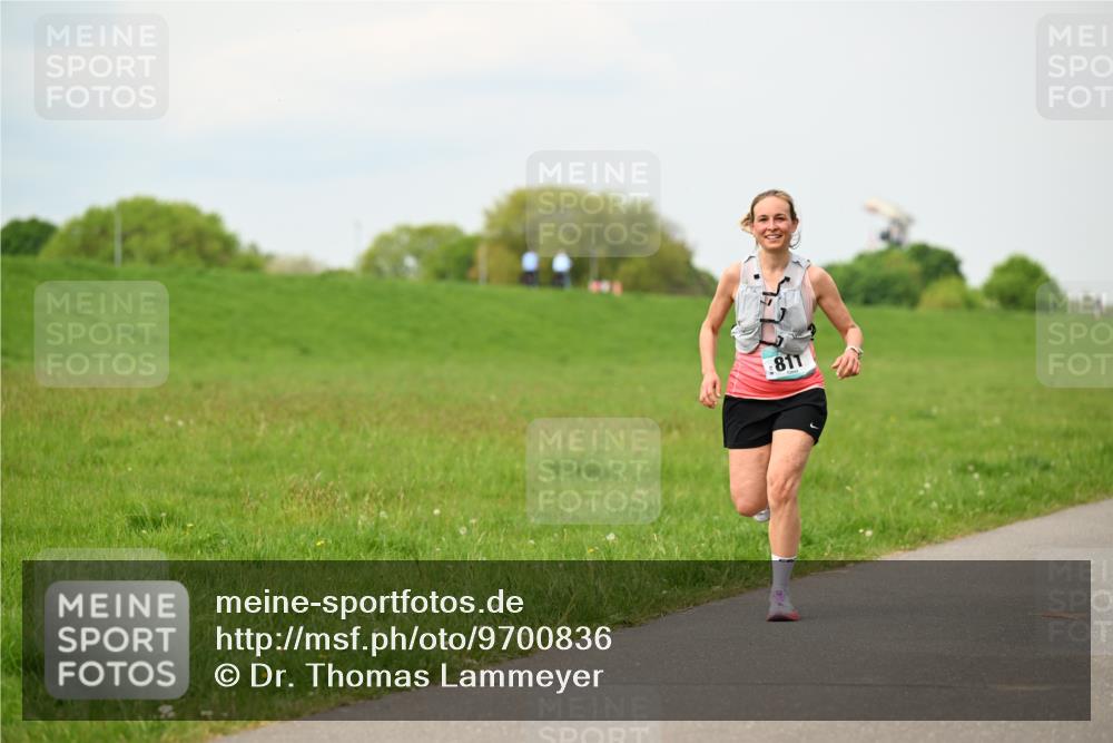 10.05.2026 - 8. Wedeler Halbmarathon Dr. Thomas Lammeyer http://msf.ph/oto/9700836 10.05.2026 11:40:48 Laufen 811 meine-sportfotos.de