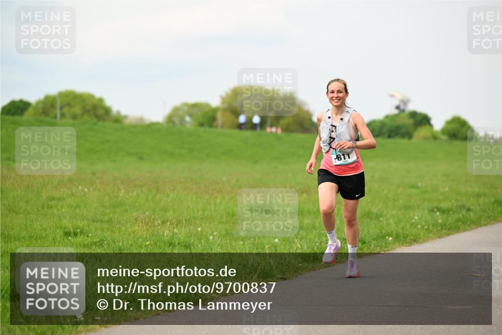10.05.2026 - 8. Wedeler Halbmarathon Dr. Thomas Lammeyer http://msf.ph/oto/9700837 10.05.2026 11:40:48 Laufen 811 meine-sportfotos.de