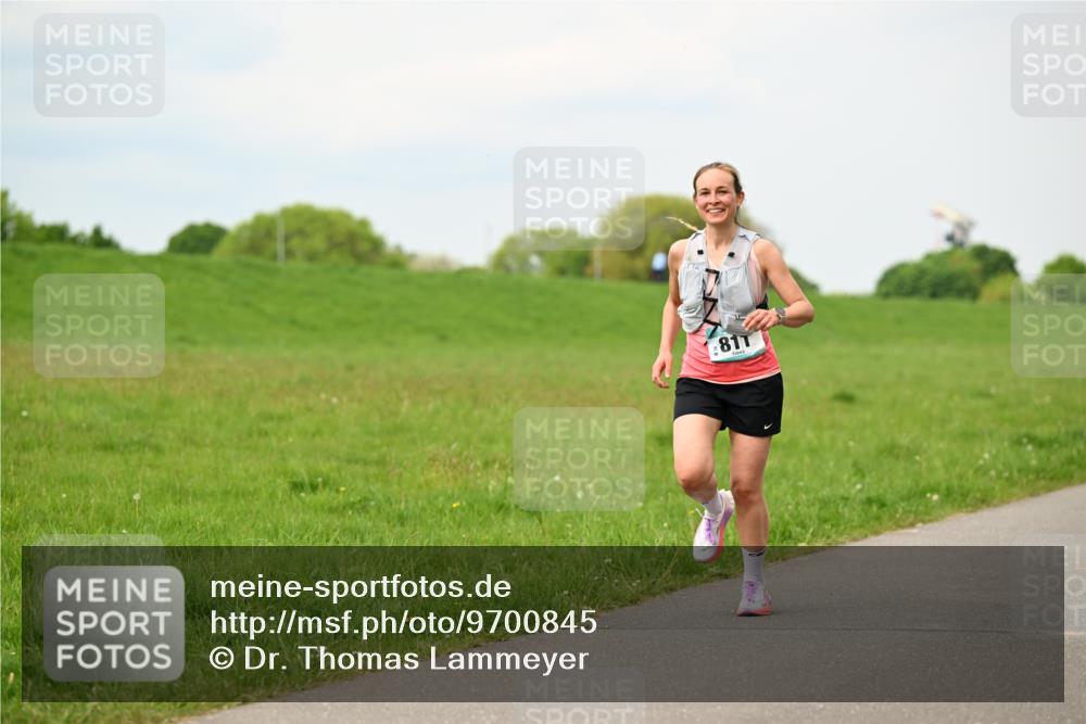 10.05.2026 - 8. Wedeler Halbmarathon Dr. Thomas Lammeyer http://msf.ph/oto/9700845 10.05.2026 11:40:49 Laufen 811 meine-sportfotos.de