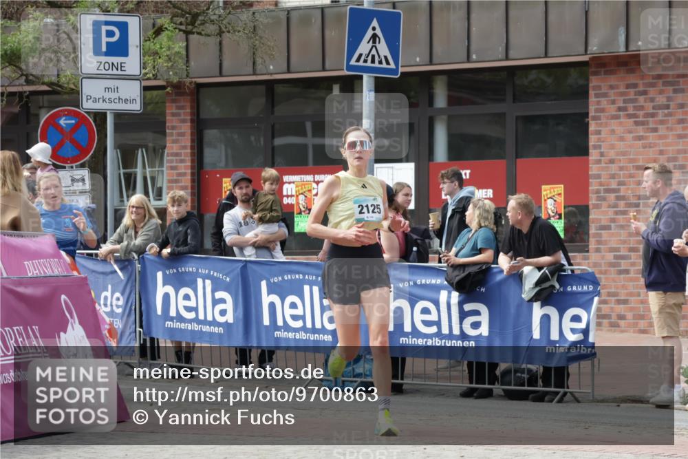 10.05.2026 - 8. Wedeler Halbmarathon Yannick Fuchs http://msf.ph/oto/9700863 10.05.2026 11:23:54 Ziel 2125, 2165 meine-sportfotos.de
