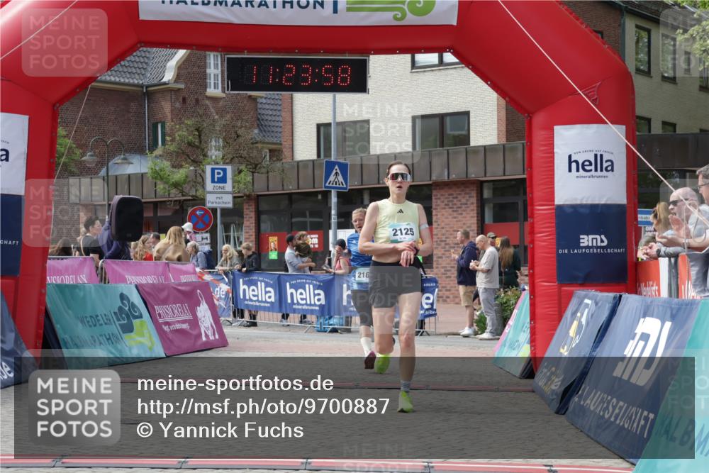 10.05.2026 - 8. Wedeler Halbmarathon Yannick Fuchs http://msf.ph/oto/9700887 10.05.2026 11:23:57 Ziel 2125, 2165 meine-sportfotos.de