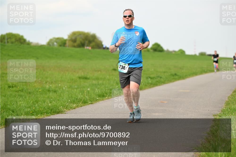 10.05.2026 - 8. Wedeler Halbmarathon Dr. Thomas Lammeyer http://msf.ph/oto/9700892 10.05.2026 11:40:55 Laufen 736 meine-sportfotos.de