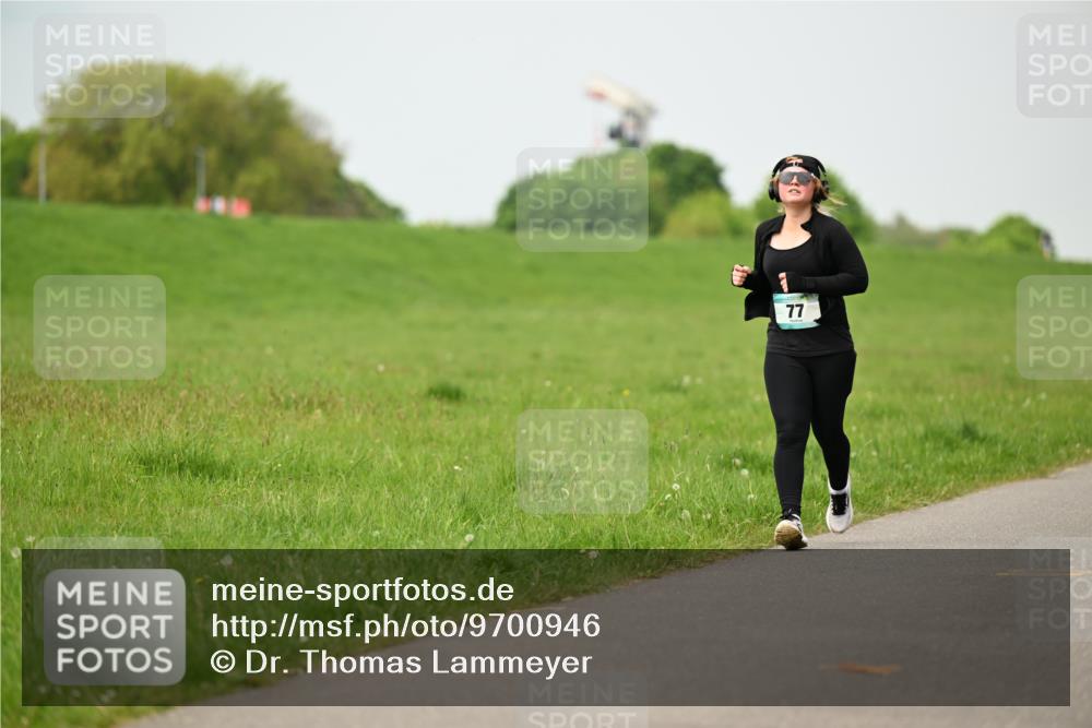 10.05.2026 - 8. Wedeler Halbmarathon Dr. Thomas Lammeyer http://msf.ph/oto/9700946 10.05.2026 11:41:15 Laufen  meine-sportfotos.de