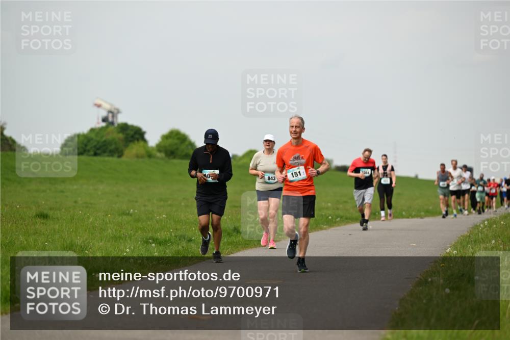 10.05.2026 - 8. Wedeler Halbmarathon Dr. Thomas Lammeyer http://msf.ph/oto/9700971 10.05.2026 11:41:24 Laufen 843, 151 meine-sportfotos.de