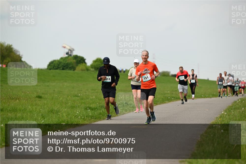 10.05.2026 - 8. Wedeler Halbmarathon Dr. Thomas Lammeyer http://msf.ph/oto/9700975 10.05.2026 11:41:25 Laufen 013, 151, 2084 meine-sportfotos.de