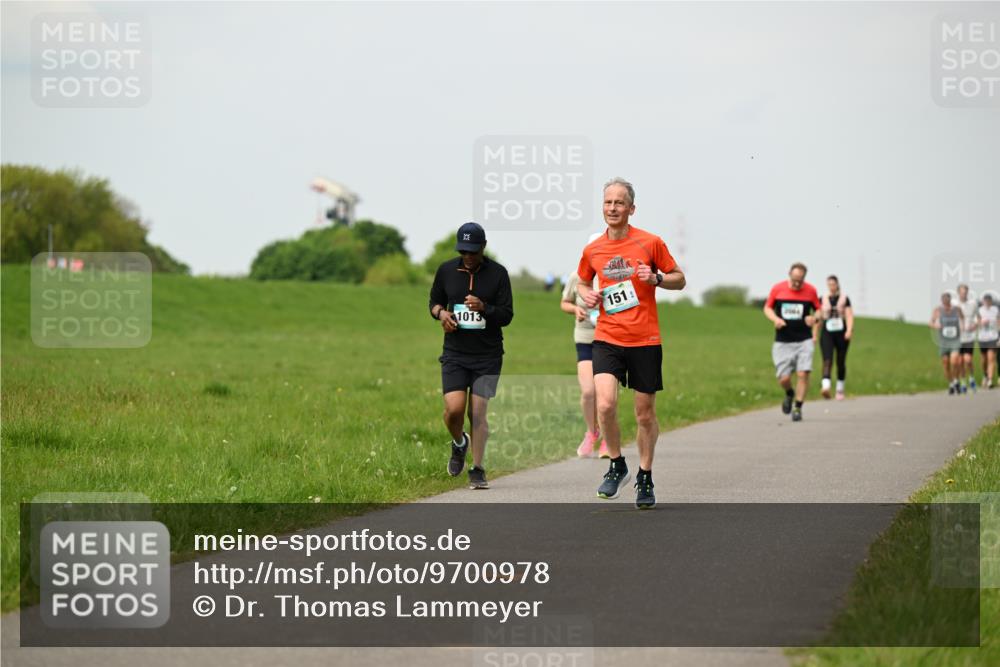 10.05.2026 - 8. Wedeler Halbmarathon Dr. Thomas Lammeyer http://msf.ph/oto/9700978 10.05.2026 11:41:25 Laufen 151, 1013 meine-sportfotos.de
