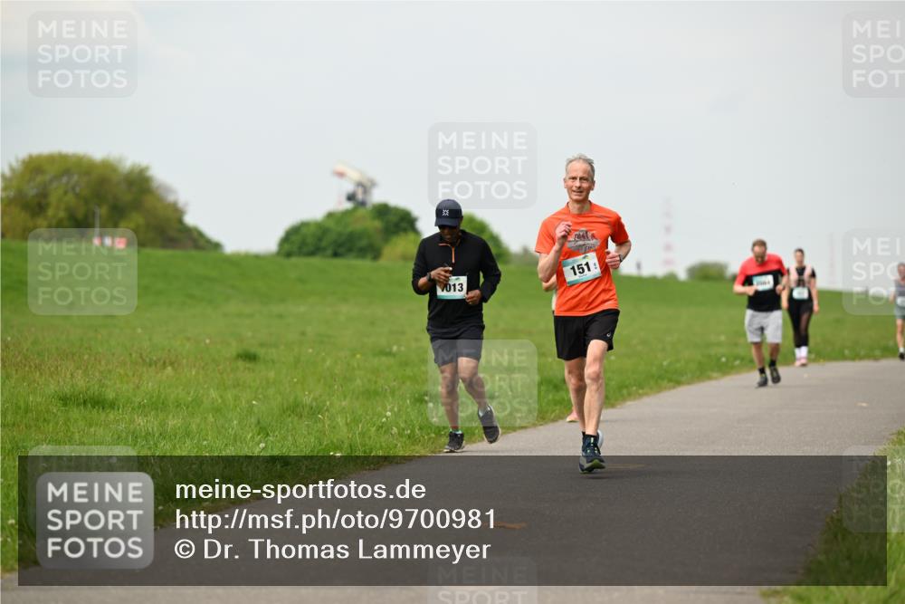 10.05.2026 - 8. Wedeler Halbmarathon Dr. Thomas Lammeyer http://msf.ph/oto/9700981 10.05.2026 11:41:26 Laufen 013, 151 meine-sportfotos.de