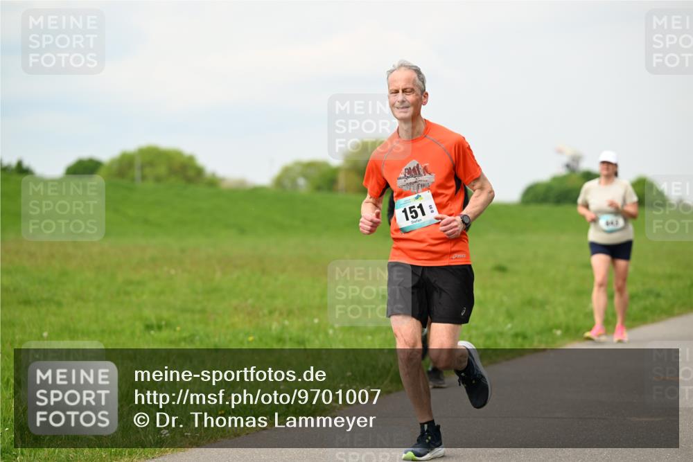 10.05.2026 - 8. Wedeler Halbmarathon Dr. Thomas Lammeyer http://msf.ph/oto/9701007 10.05.2026 11:41:29 Laufen 151 meine-sportfotos.de