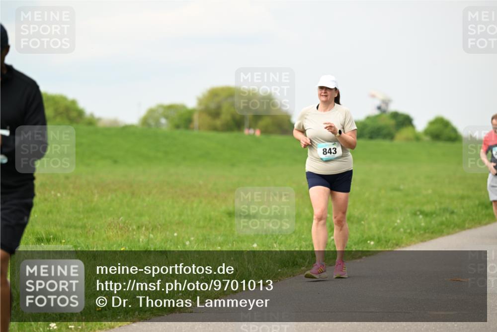 10.05.2026 - 8. Wedeler Halbmarathon Dr. Thomas Lammeyer http://msf.ph/oto/9701013 10.05.2026 11:41:31 Laufen 843 meine-sportfotos.de