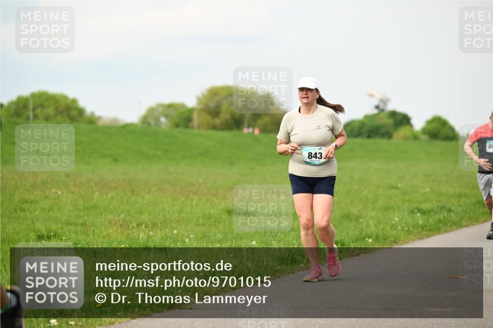 10.05.2026 - 8. Wedeler Halbmarathon Dr. Thomas Lammeyer http://msf.ph/oto/9701015 10.05.2026 11:41:32 Laufen 843 meine-sportfotos.de