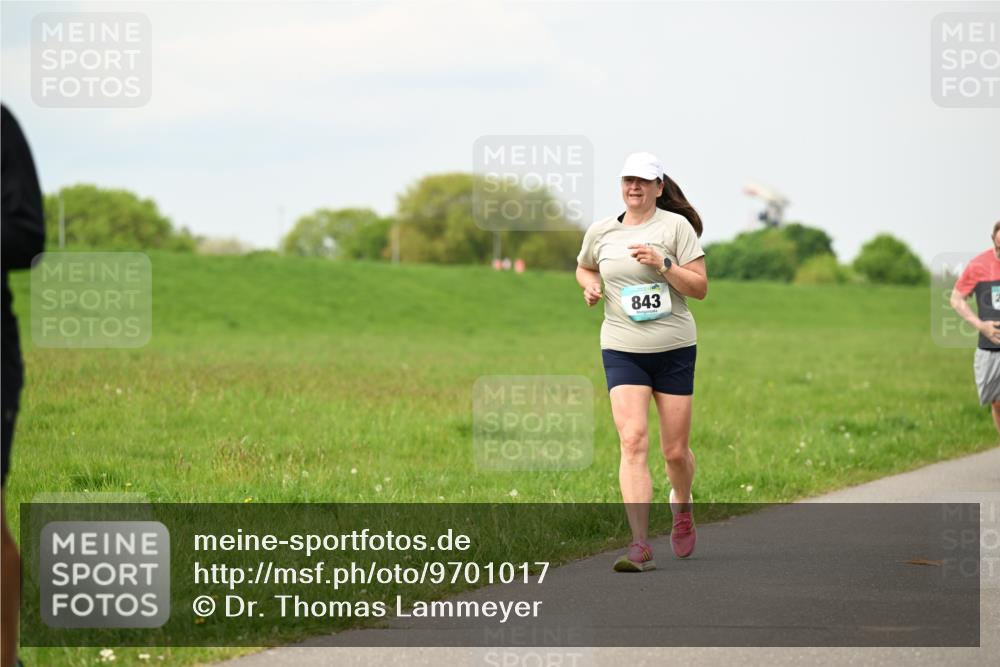 10.05.2026 - 8. Wedeler Halbmarathon Dr. Thomas Lammeyer http://msf.ph/oto/9701017 10.05.2026 11:41:31 Laufen 843 meine-sportfotos.de