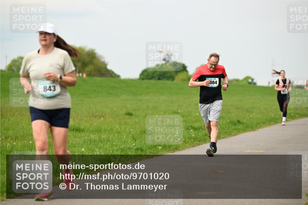 10.05.2026 - 8. Wedeler Halbmarathon Dr. Thomas Lammeyer http://msf.ph/oto/9701020 10.05.2026 11:41:33 Laufen 843, 084 meine-sportfotos.de