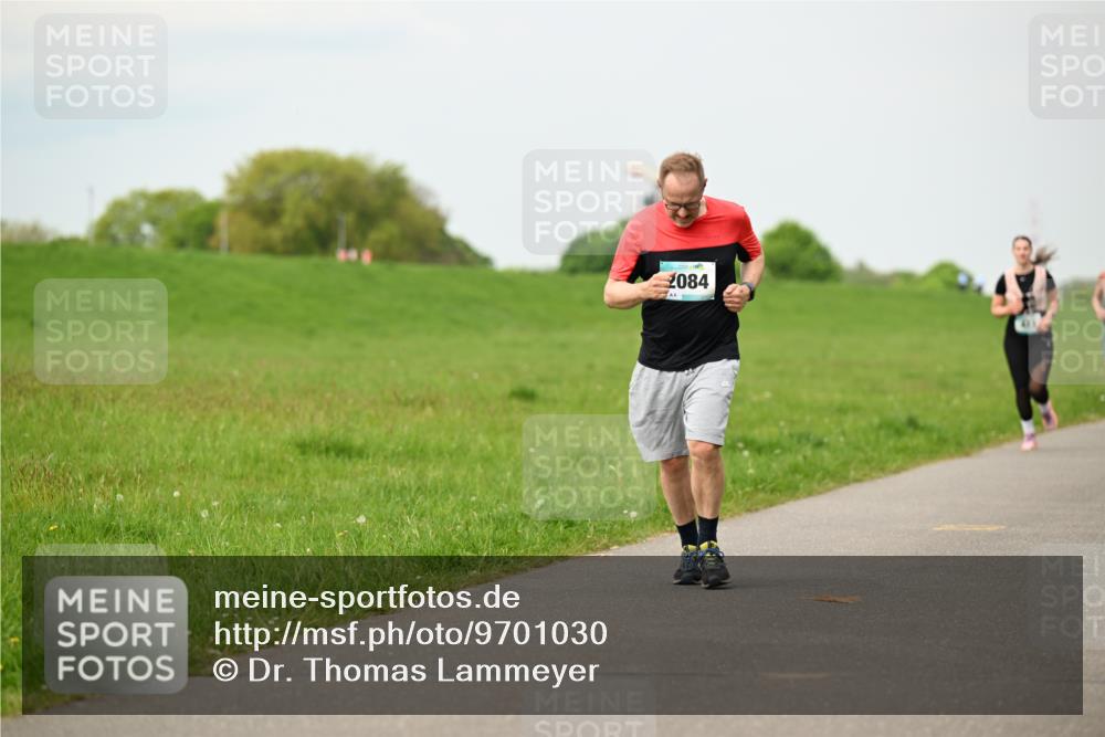 10.05.2026 - 8. Wedeler Halbmarathon Dr. Thomas Lammeyer http://msf.ph/oto/9701030 10.05.2026 11:41:34 Laufen 2084 meine-sportfotos.de