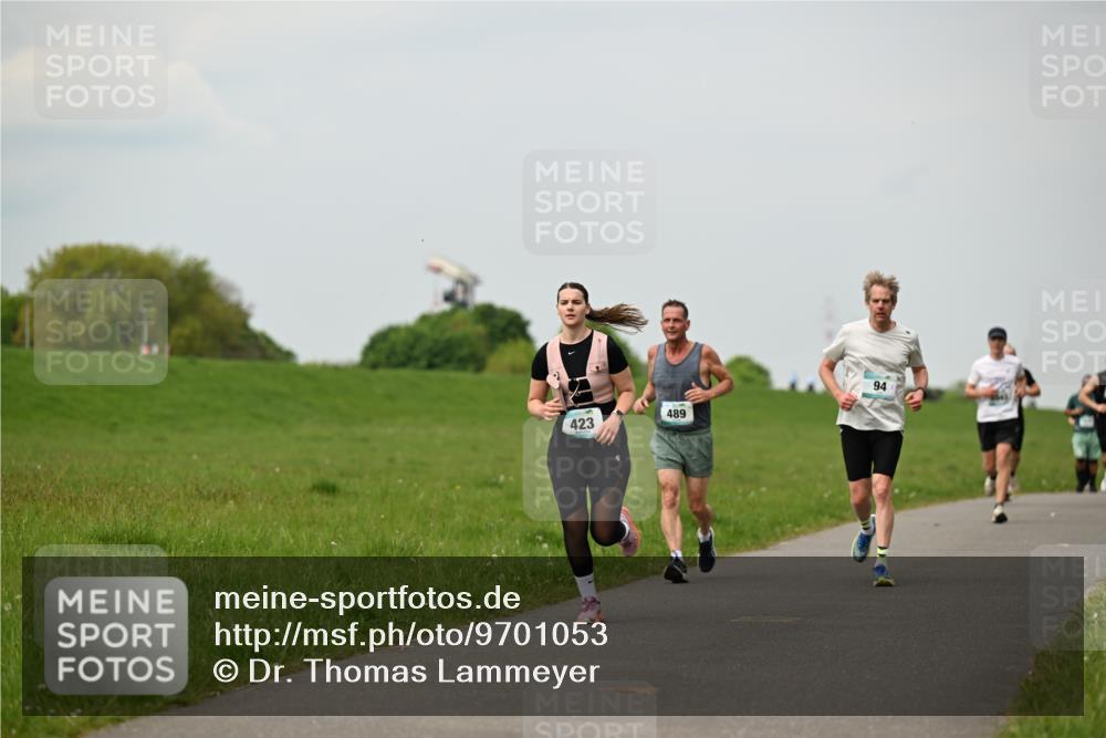 10.05.2026 - 8. Wedeler Halbmarathon Dr. Thomas Lammeyer http://msf.ph/oto/9701053 10.05.2026 11:41:39 Laufen 423, 489 meine-sportfotos.de