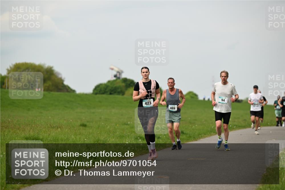 10.05.2026 - 8. Wedeler Halbmarathon Dr. Thomas Lammeyer http://msf.ph/oto/9701054 10.05.2026 11:41:39 Laufen 423, 489 meine-sportfotos.de