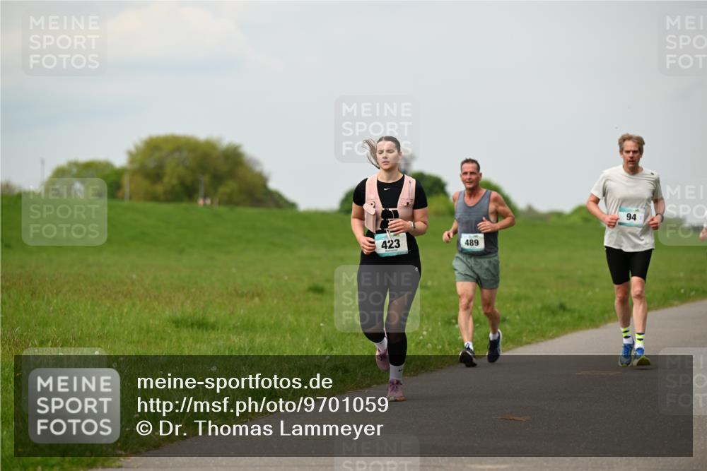 10.05.2026 - 8. Wedeler Halbmarathon Dr. Thomas Lammeyer http://msf.ph/oto/9701059 10.05.2026 11:41:40 Laufen 423, 489 meine-sportfotos.de